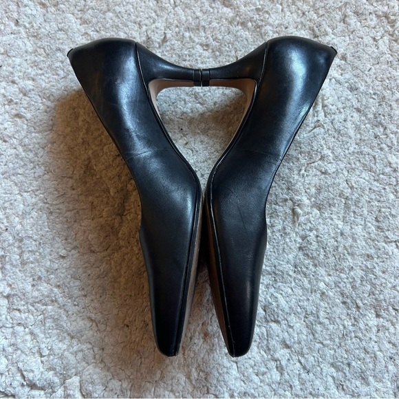 Clarks: Classic Women's Black Leather Pointed Toe Heels Linvale Jerica Pump Sz 8 - Picture 4 of 11